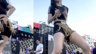 【DoDo】I danced to Jennie's "You&Me" Coachella at the Strawberry Music Festival 🍓!!! Sorry it's spicy