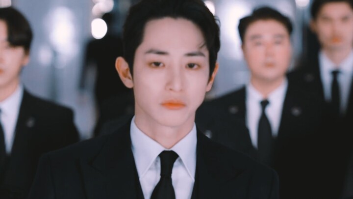 Lee Soo Hyuk, an actor who turns the set into a catwalk!