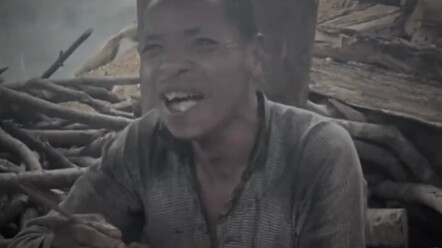 人在悲伤到极点后，只剩下笑声！