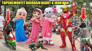 TOPENG MONYET LUCU DI GODAIN BADUT & ROBOT IRON MAN ~ Funny Monkey Attraction
