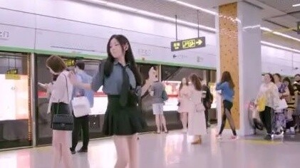 Xin Xiaomeng-Subway Impromptu