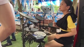 Hotgirl Xinh Đẹp Hát Cực Đã Tai Cùng BAND Đám Cưới | Drum Ni Ni