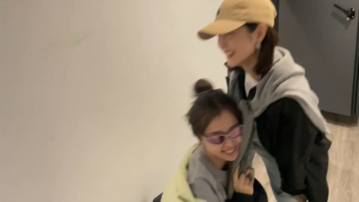 虞书欣x刘虞佳  羡慕她们的友谊！！永远这么真诚相待的虞书欣—