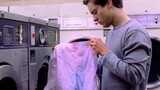 Toby: "Bộ quần áo của bạn có phai màu không?"