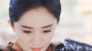 Bà bị hoàng đế phạt quỳ xuống vì nhìn trộm phi tần tắm, và trong cơn thịnh nộ, bà đã nắm quyền chỉ s