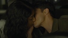 [I really want to do a *boat kiss scene collection] I kissed my boyfriend in the car as I wished. Ta