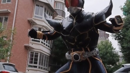 Ultimate Kuuga ของ 1300 ฉันอ่อนแอมาก