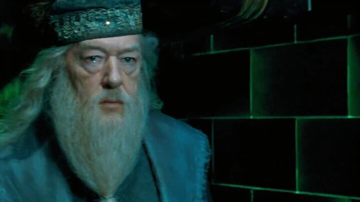 Anda dapat tidak menyukai Dumbledore, tetapi Anda harus mengakui bahwa pria ini sangat bergaya