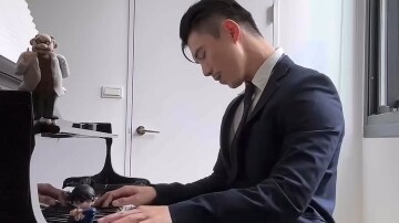 弹钢琴的肌肉帅哥——今日主题【沉睡的毛利小五郎】，有人捡吗