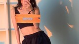 [DANCE]A girl dances in yoga room