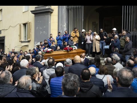 Napoli, i funerali di Vincenzo Garzillo vittima dell'esplosione di Suviana