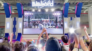 Pengunjung Menyanyikan "Cardcaptor Sakura" di BW Comic-con
