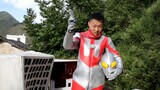 Bộ đồ da Ultraman thế hệ đầu tiên mà tôi mới tự làm được trong nửa tháng, có thể biến thành một bộ m