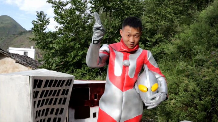 The first-generation Ultraman leather suit, which I barely made myself in half a month, can transfor
