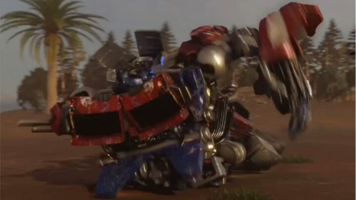 "Transformers: The Rise of Heroes" Tampilan deformasi Optimus Prime dan tampilan humanoid 360 deraja