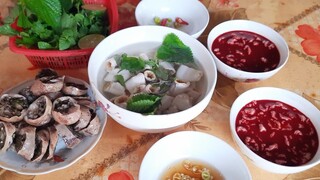 lê toàn ăn sáng tiết canh lòng lợn.thánh tiết canh trở lại.