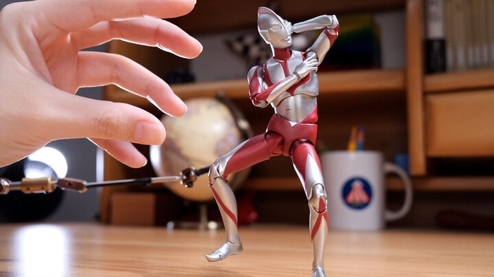 Về quy trình sản xuất phim hoạt hình stop-motion mất 20 giờ để thực hiện điệu nhảy Ultraman trong 15