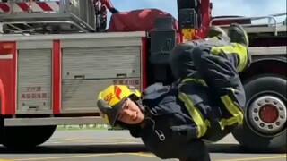“职业跟热爱是两码事儿”