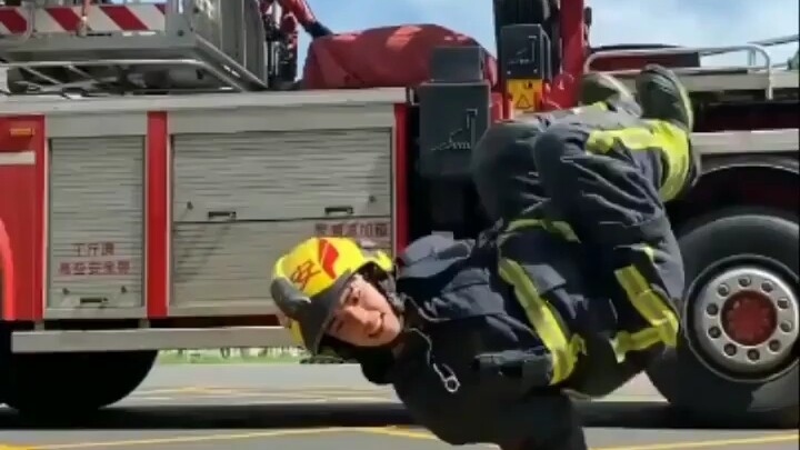 “职业跟热爱是两码事儿”