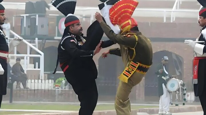 Dance battles on the India-Pakistan border, people are competing with each other every day, pinching