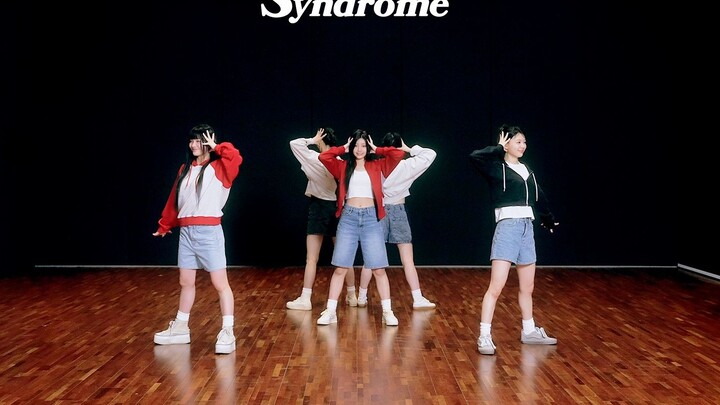 Latihan Tari 'Lucky Girl Syndrome' ILLIT