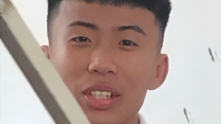 Luffy đá banh 😂😂