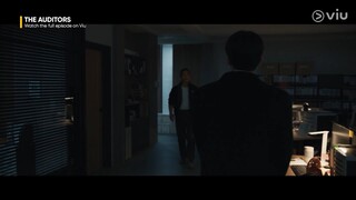 Jin Goo Steals the Evidence from Lee Jung Ha | The Auditors EP 2 | Viu [ENG SUB]