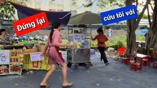 Cười bể bụng: Màn rượt đuổi giữa DIVA Cát Thy và Giáng Tiên tại tiệm Bánh tráng trộn