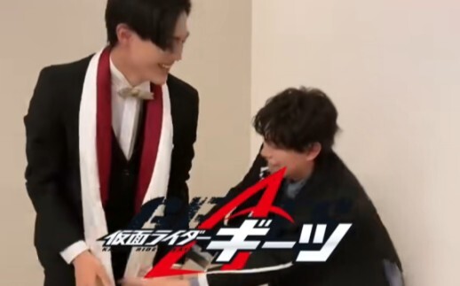 [Kamen Rider Ultra Fox] Hentikan! Tolong jangan menambah peran Hideyoshi Sato dan Riya Sato!