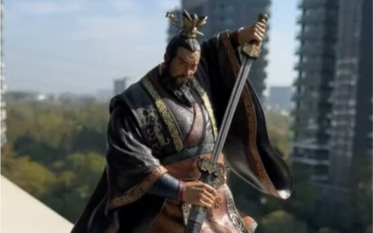 Heroes emerge in troubled times. Drinking wine and discussing the Three Kingdoms: Is Cao Cao a hero 