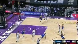 Kyle Guy at the buzzer for the win!!