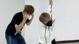 Một số khoảnh khắc xấu hổ của các fan K-pop khi tham gia điệu nhảy ngẫu hứng: