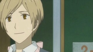 [ Natsume Yuujinchou Roku ] Natsume dalam pakaian celemek festival sekolah, terlihat wow (●'◡'●)ﾉ❤