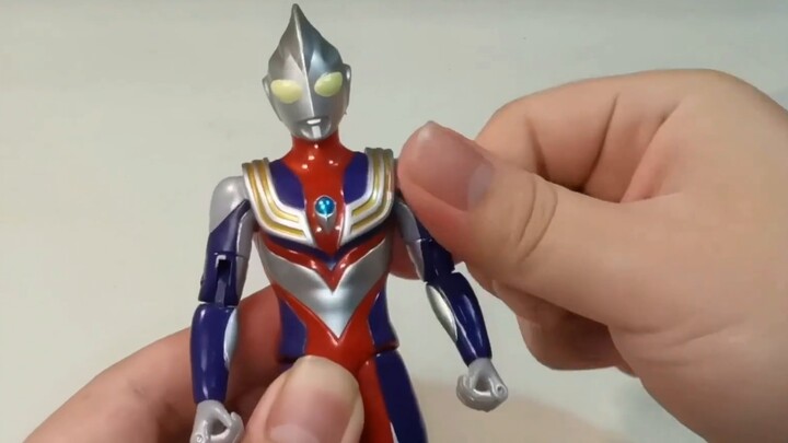 [Easy to play] UAF National Generation Tiga Ultraman Action Figure