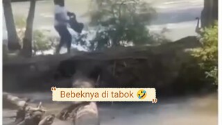 Orang Lagi liburan di serang bebek 😂