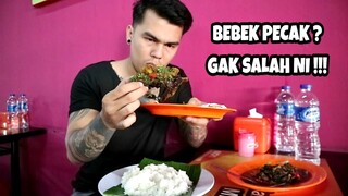 Pertama kali makan bebek pecak , rasanya agak aneh | ayam pecak mas mono | tattoo art | Gogo Sinaga