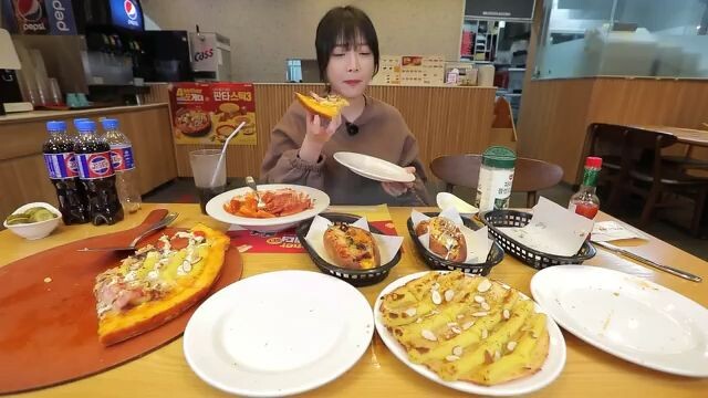 pizza mukbang by tzuyang cttro