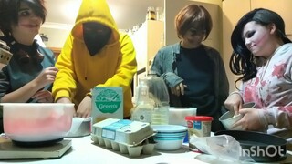 (Creepy Pasta) Cake Making Teamwork