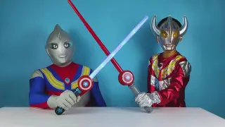 Ultraman thật đã mang đến cho Ozawa một món đồ chơi phản diện sparring và một món đồ chơi kiếm laze,
