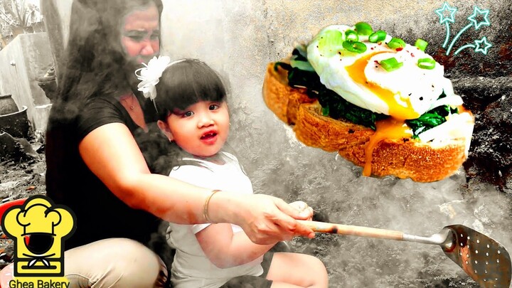 Ghea Playing and Cooking Egg Toast with Mom - Funny Stories for Children