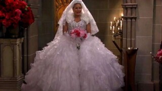 [2 Broke Girls] ชุดแต่งงานของโซฟีสวยแต่ก็ดูอันตรายเกินไปหน่อย พิธีแต่งงานเริ่มอย่างเป็นทางการแล้ว