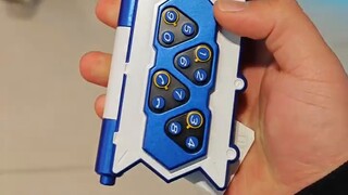 The flip phone feels average when you shake it, Kamen Rider IXA, CSM IXA sublimation phone