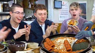 British College Students try Korean Chicken BBQ + Fried Rice rolls!