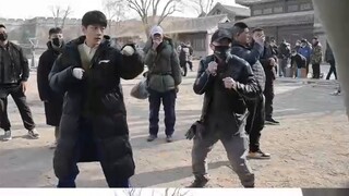 In the behind-the-scenes footage, Xiao Zhan and the cute Xiao Chunsheng are skating