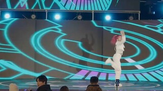 ITZY-WANNABE, the champion of the individual competition in the first K-POP competition, danced a da