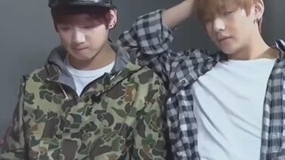 Taekook testing RM patient. 😂😂