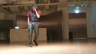 Video latihan dance Raja Tari Korea Selatan EXO Kim Jong-in (KAI) untuk "Confession" dirilis