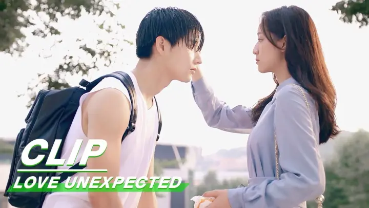 Clip: Ruochen Always Believes In Fanfan | Love Unexpected EP04 | 平行恋爱时差 | iQiyi