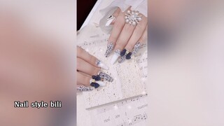 Nail kẻ dạ đi ăn sinh nhật