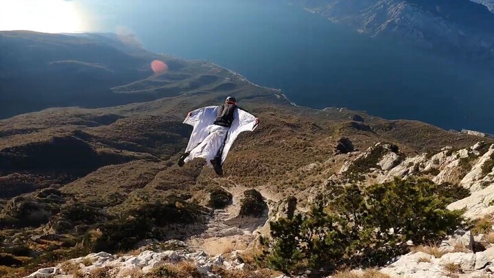 [กีฬา] [Wingsuit Flying] กระโดดจากยอดเขา